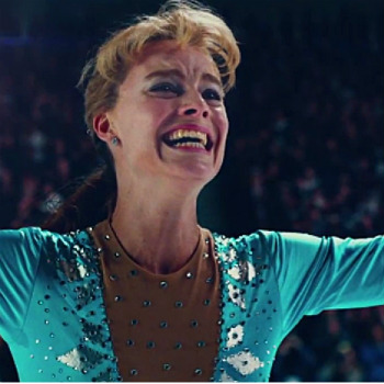 Марго Робби выполняет сложный прыжок на льду в трейлере "Я, Тоня" (Видео)