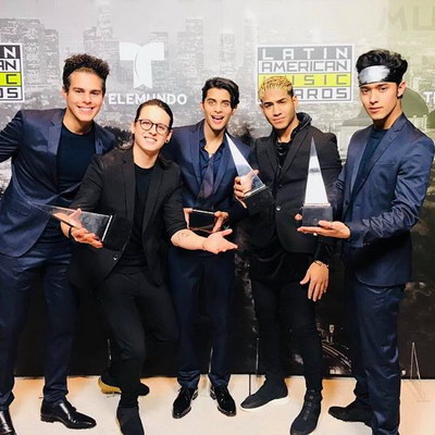 Бойз-бэнд CNCO стал сенсацией Latin American Music Awards 2017